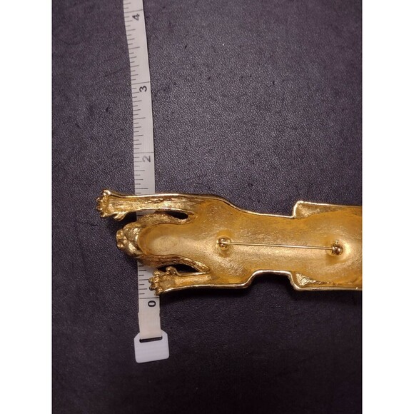 Gold plated crawling cat brooch - Picture 5 of 9